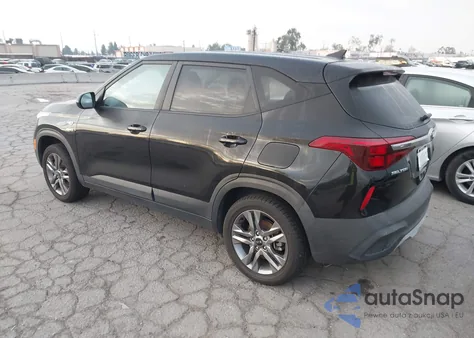 2021 Kia Seltos Lx z USA, uszkodzony, nr VIN KNDEPCAA7M7048523